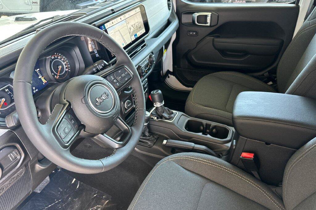 New 2025 Jeep Gladiator Sport AWD/4WD image 7