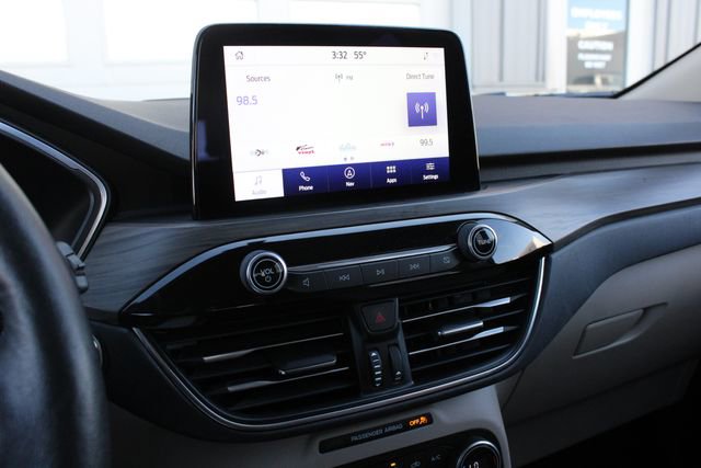 Used 2020 Ford Escape Titanium image 16