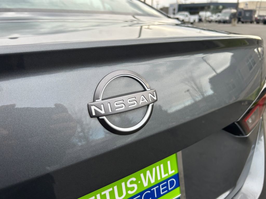 Used 2025 Nissan Altima 2.5 SV image 32