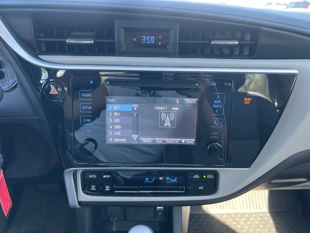 Used 2019 Toyota Corolla LE FWD image 3