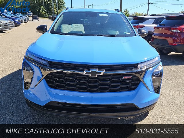 Used 2024 Chevrolet Trax RS w/ Sunroof Package FWD image 8