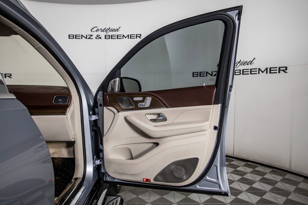 Used 2025 Mercedes-Benz Maybach GLS 600 4MATIC image 29