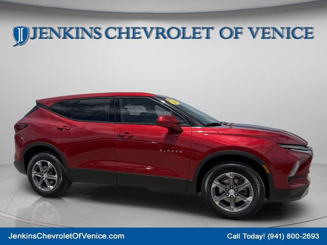 Used 2023 Chevrolet Blazer LT FWD image 2