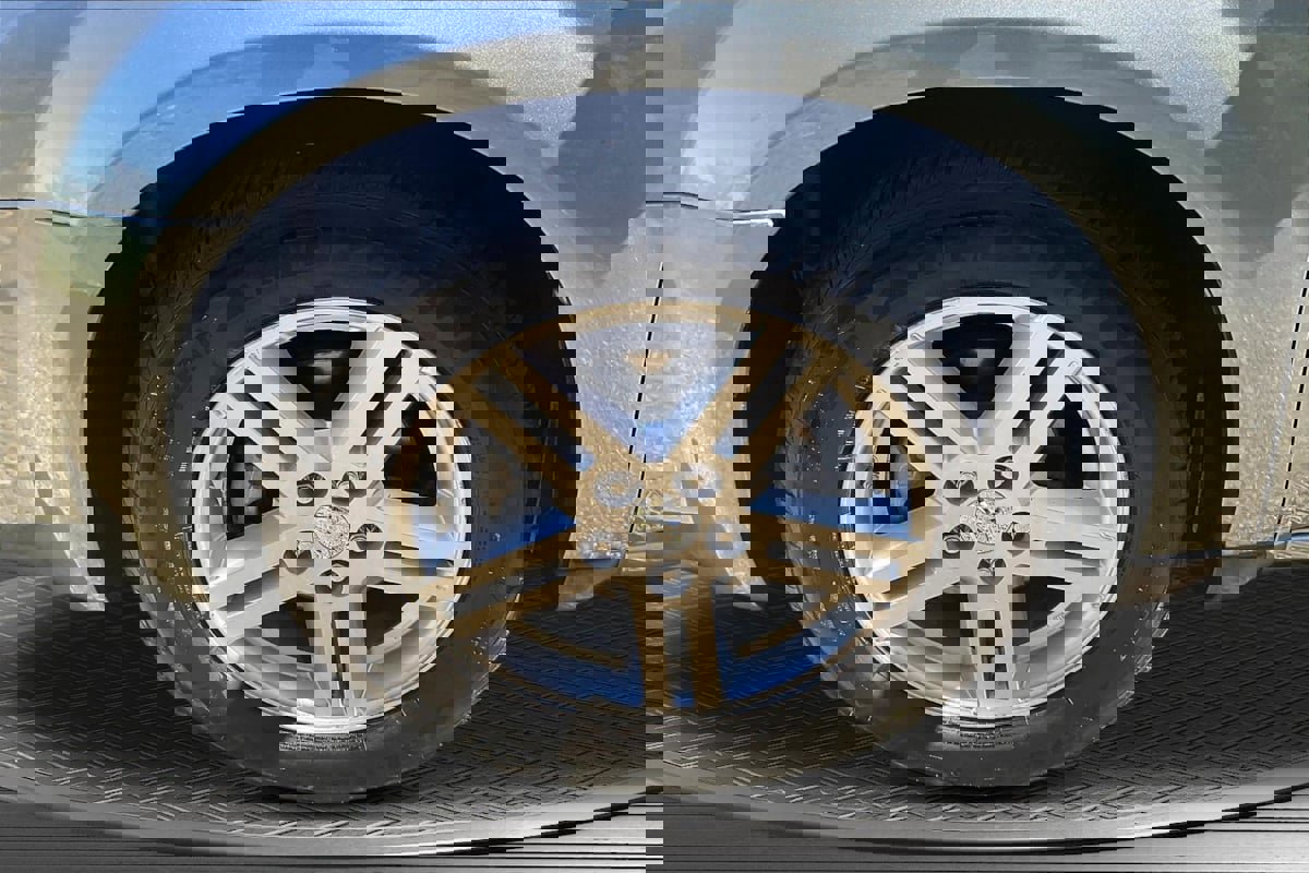 Used 2010 Dodge Avenger Express image 32