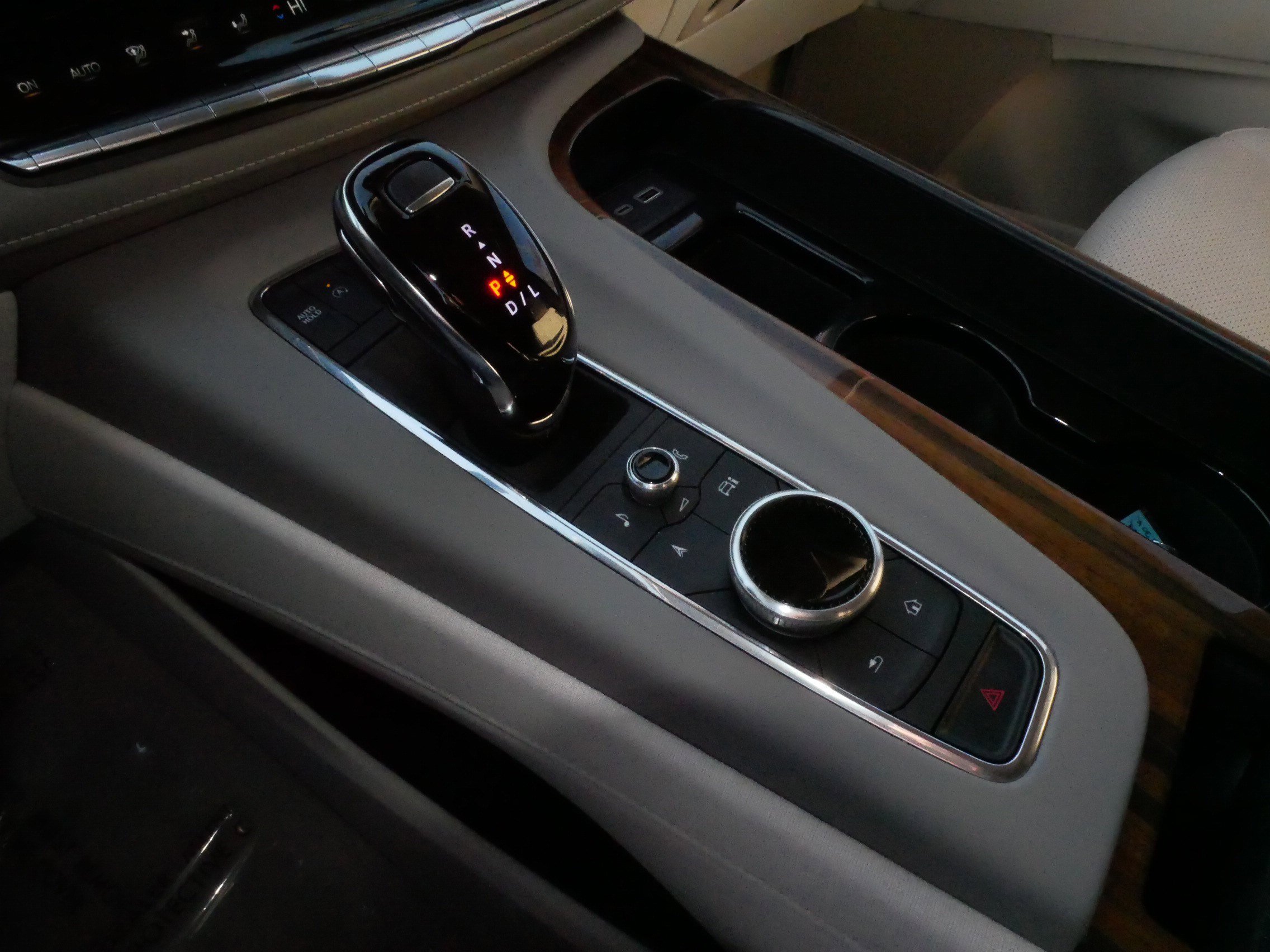 Certified 2024 Cadillac Escalade ESV Sport Platinum w/ LPO, ONYX Package image 24