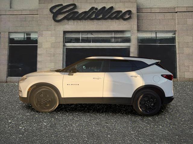 Used 2023 Chevrolet Blazer LT w/ Convenience Package AWD/4WD image 2