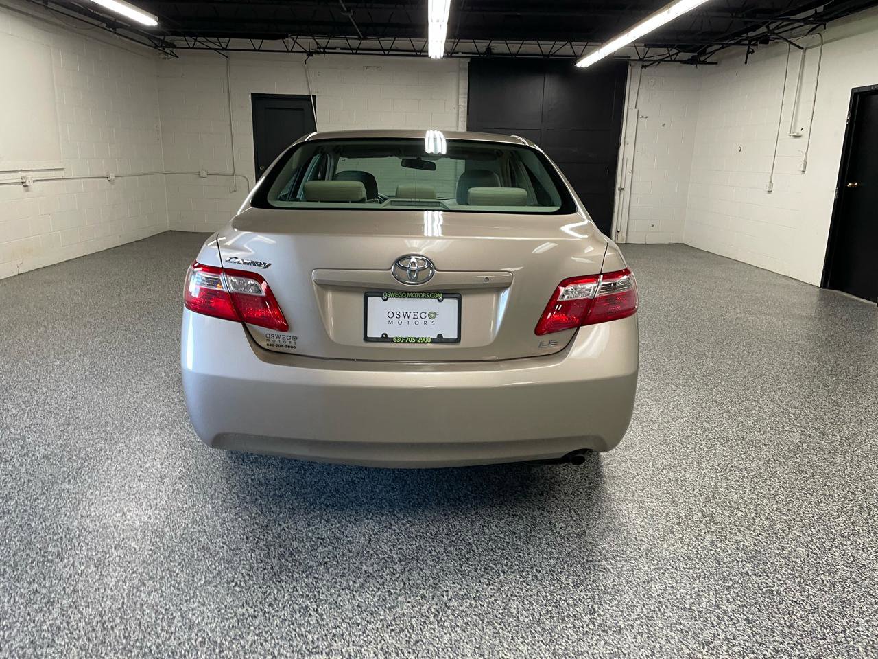 Used 2009 Toyota Camry LE FWD image 6