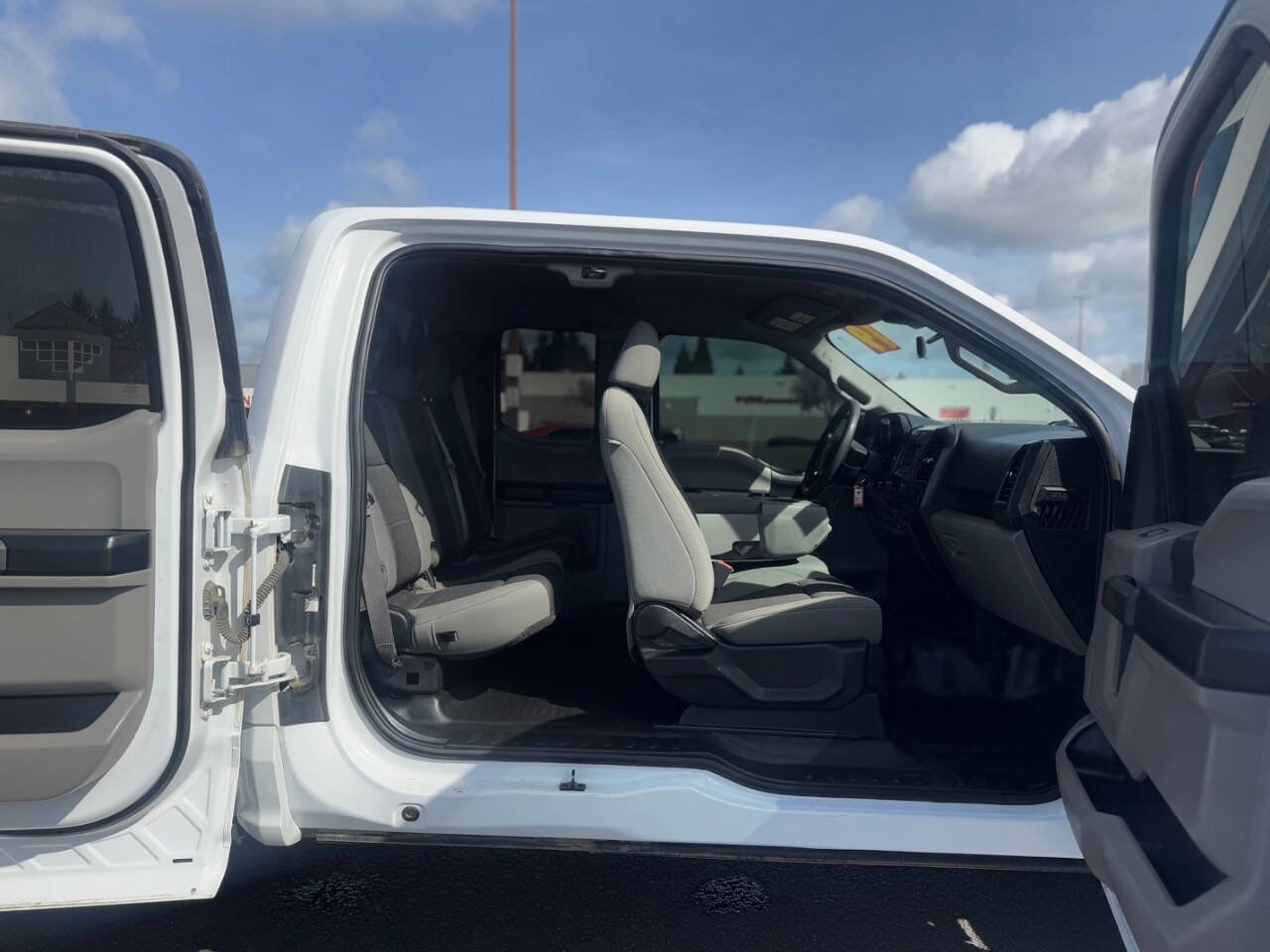 Used 2019 Ford F150 XL w/ Equipment Group 101A Mid AWD/4WD image 13