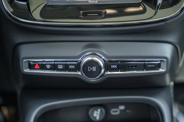 New 2026 Volvo XC40 B5 Plus w/ Climate Package AWD/4WD image 24