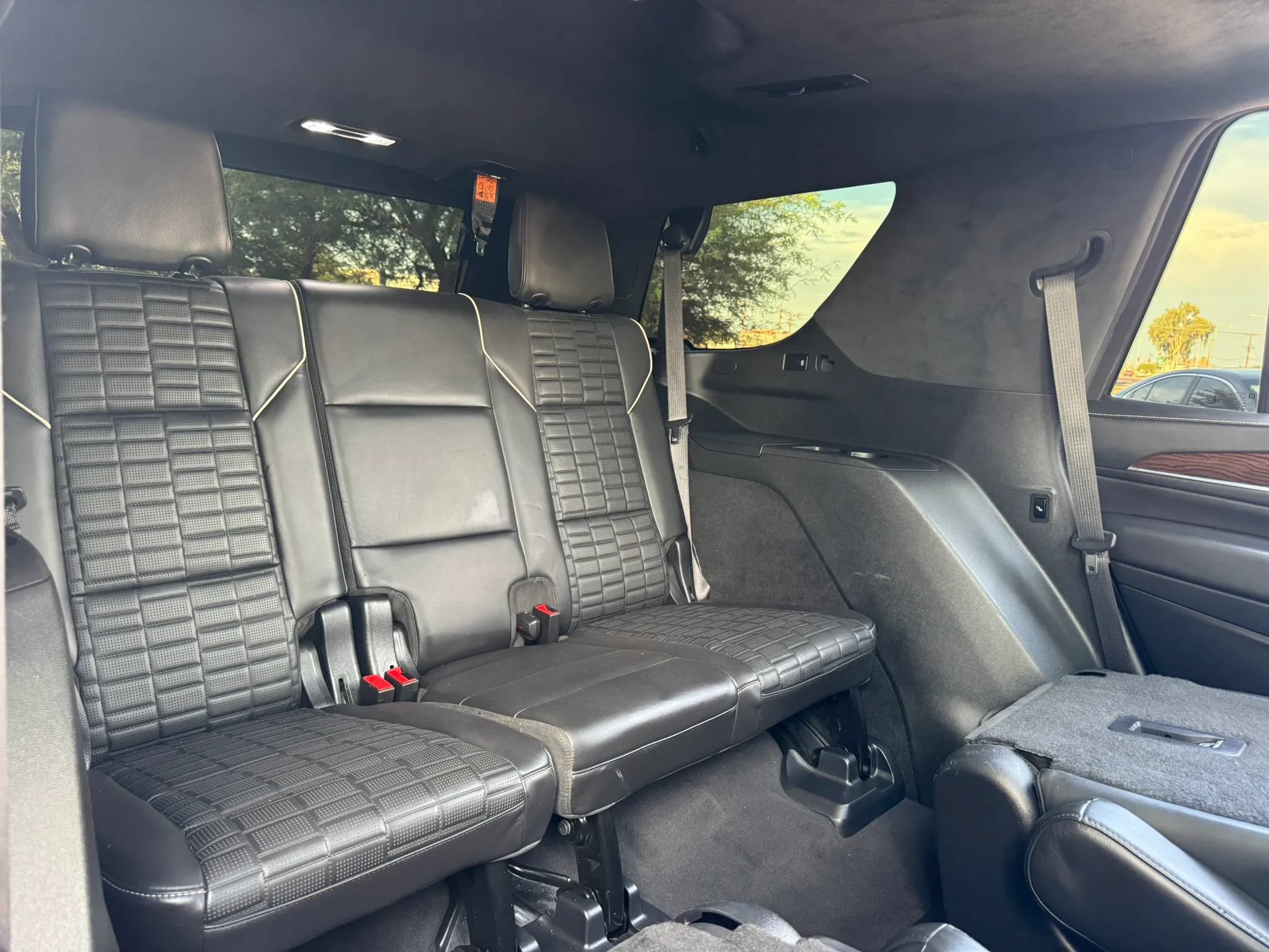 Used 2021 Cadillac Escalade Sport Platinum AWD/4WD image 37
