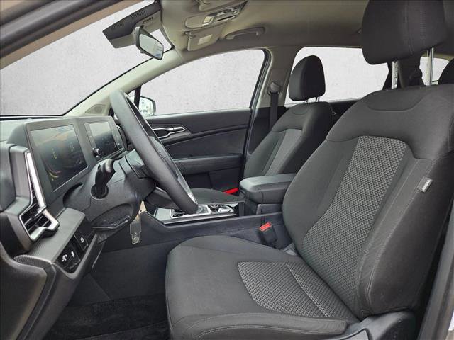 Used 2025 Kia Sportage LX FWD image 15