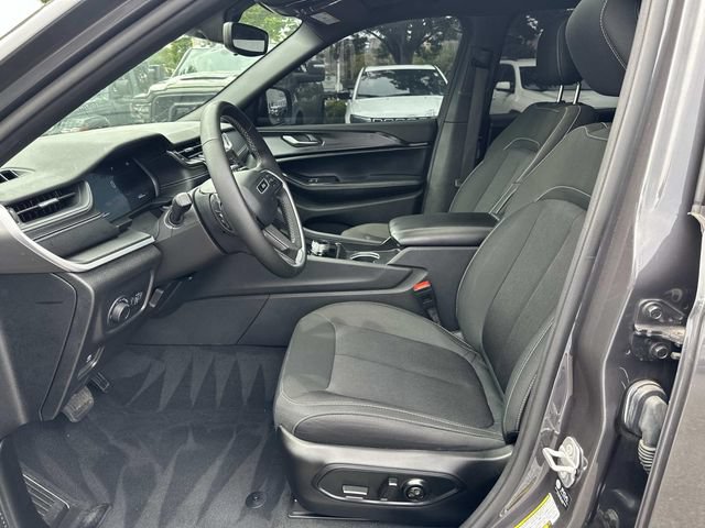 Used 2024 Jeep Grand Cherokee L Laredo AWD/4WD image 19