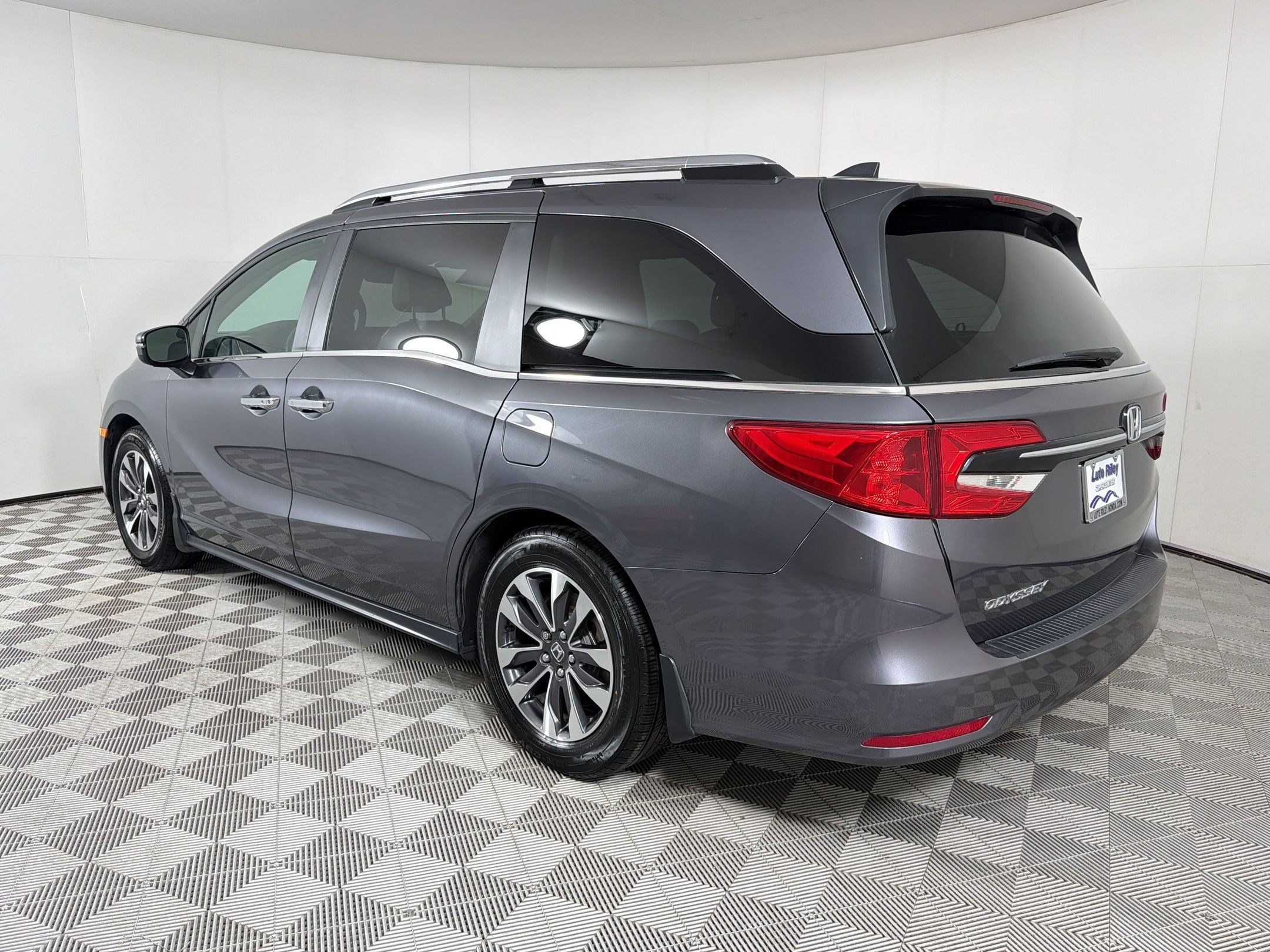 Used 2023 Honda Odyssey EX-L image 3