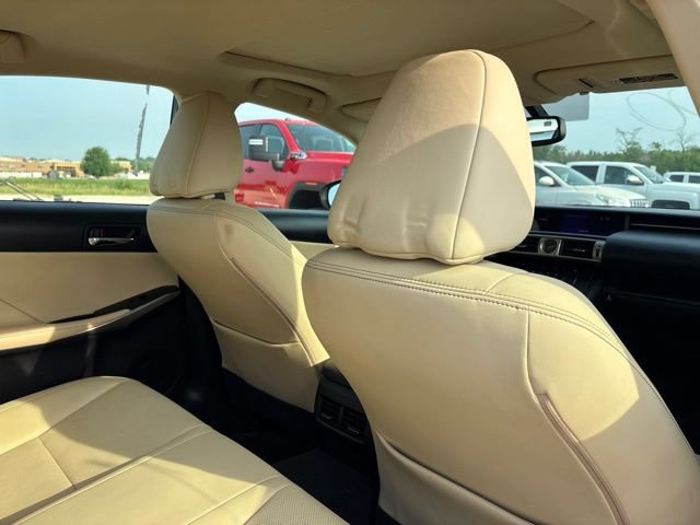Used 2016 Lexus IS 200t RWD image 32