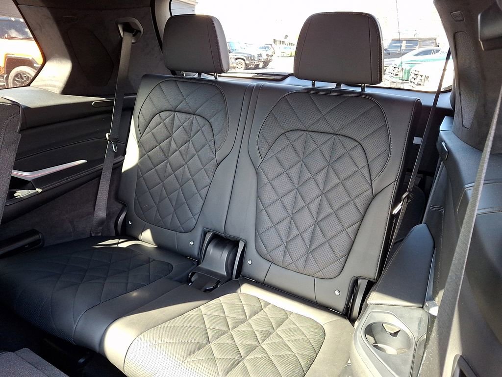 Used 2025 BMW X7 xDrive40i w/ M Sport Package image 10