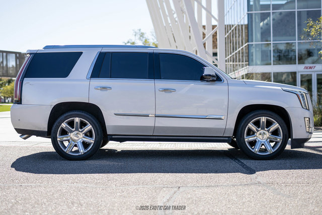 Used 2017 Cadillac Escalade Platinum AWD/4WD image 8