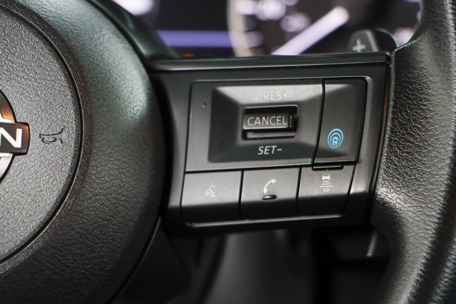 Used 2024 Nissan Rogue SV image 14