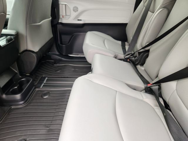 New 2026 Toyota Sienna XLE FWD image 24