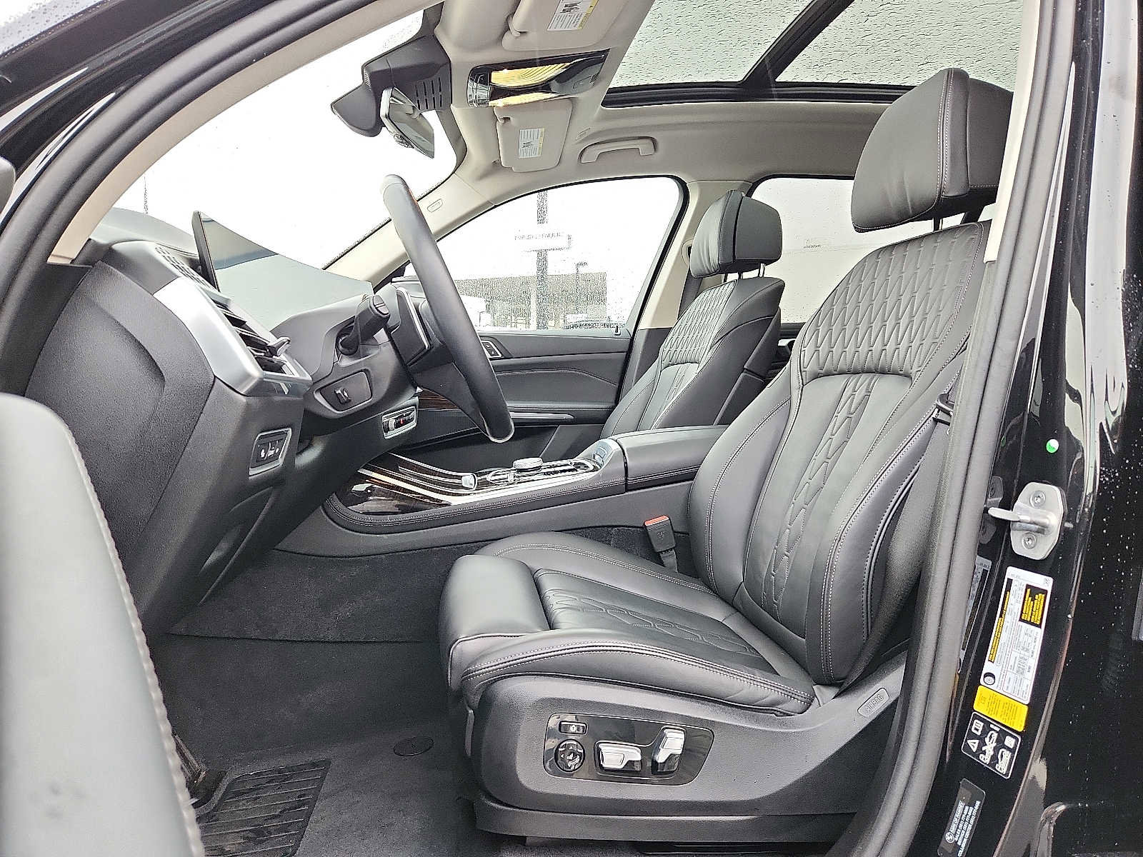 Certified 2024 BMW X7 xDrive40i image 13