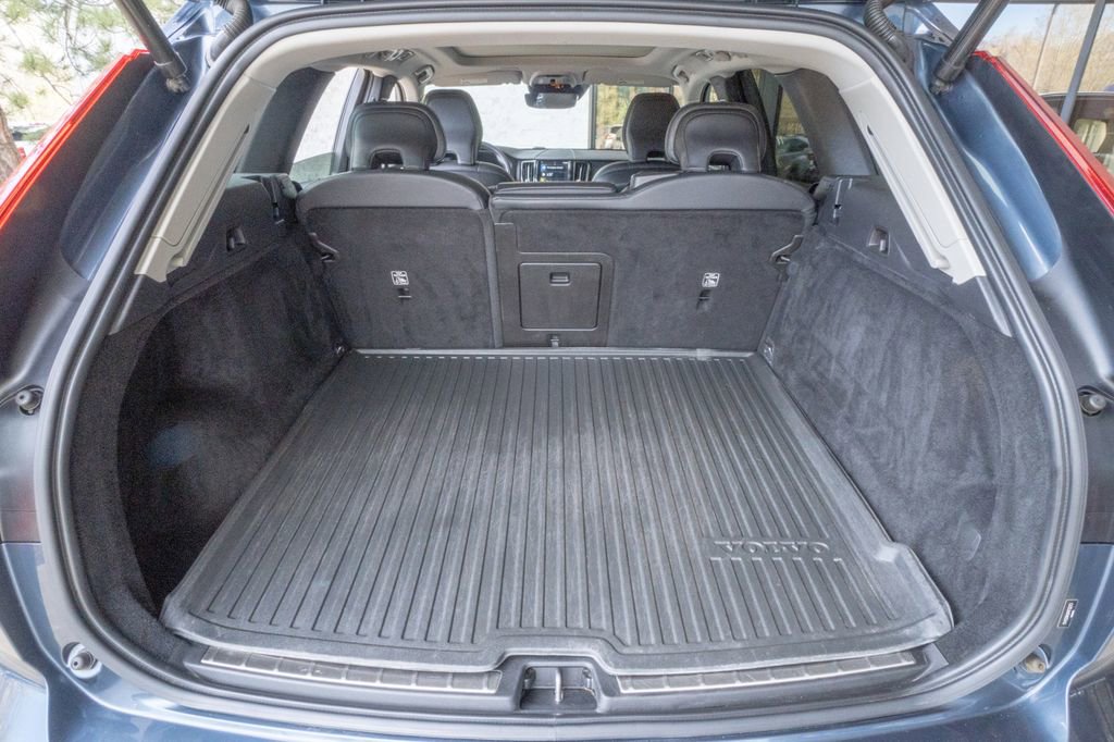 Used 2021 Volvo XC60 T5 Momentum w/ Climate Package image 20