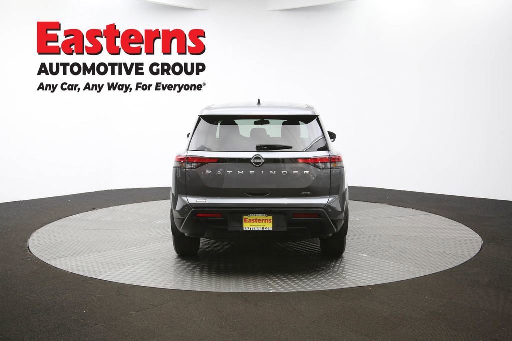 Used 2024 Nissan Pathfinder S image 33
