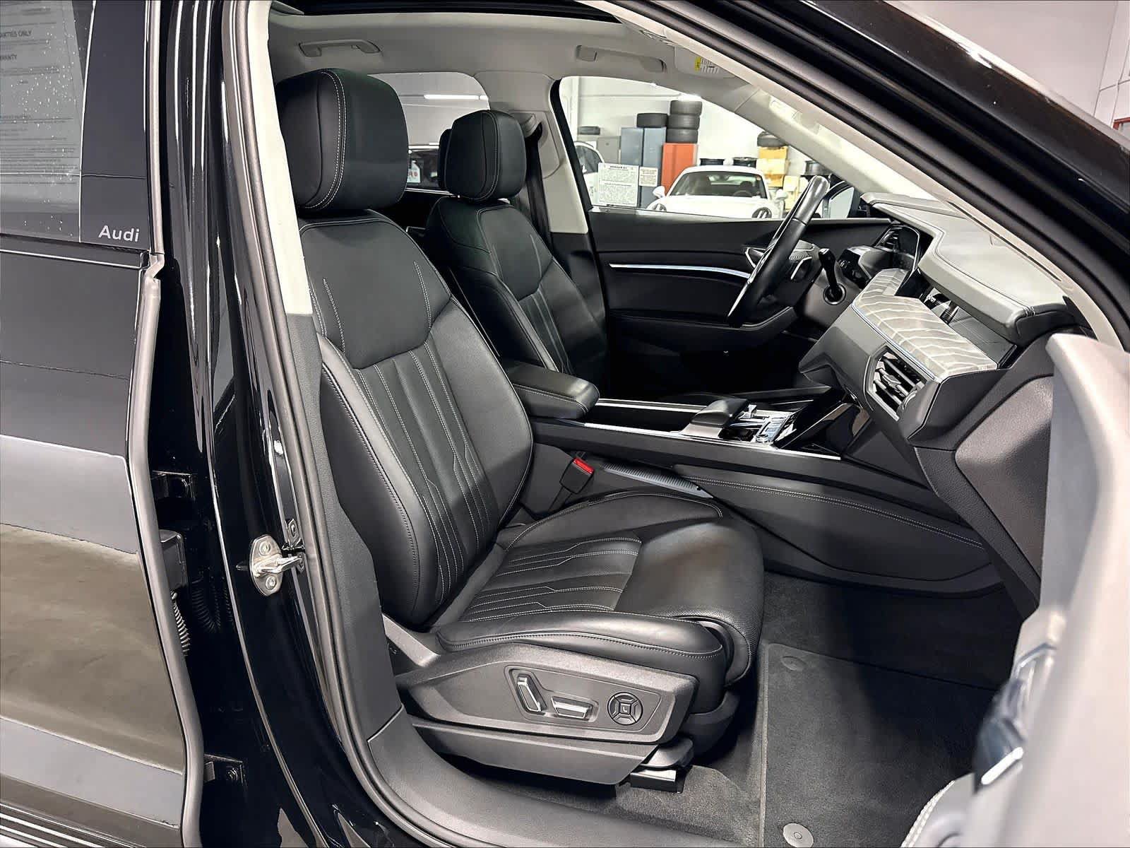 Certified 2024 Audi Q8 e-tron Premium Plus w/ Prestige Package AWD/4WD image 10