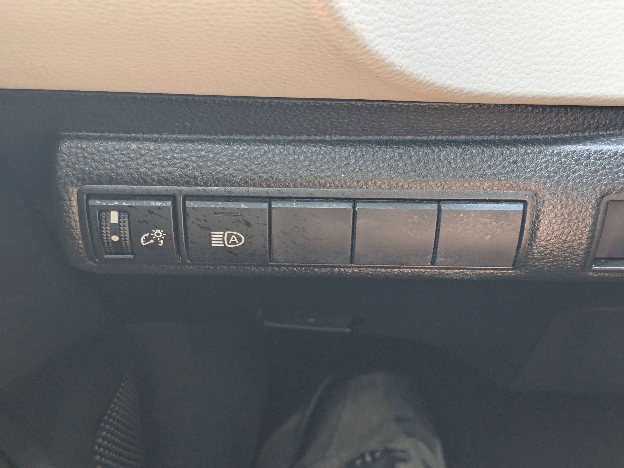 Used 2021 Toyota Corolla LE FWD image 29