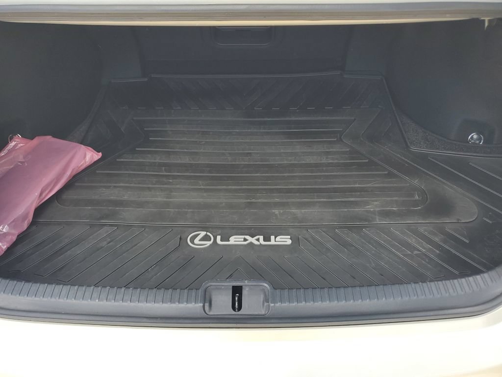 Used 2024 Lexus ES 300h Ultra Luxury w/ Accessory Package (Z2) FWD image 24