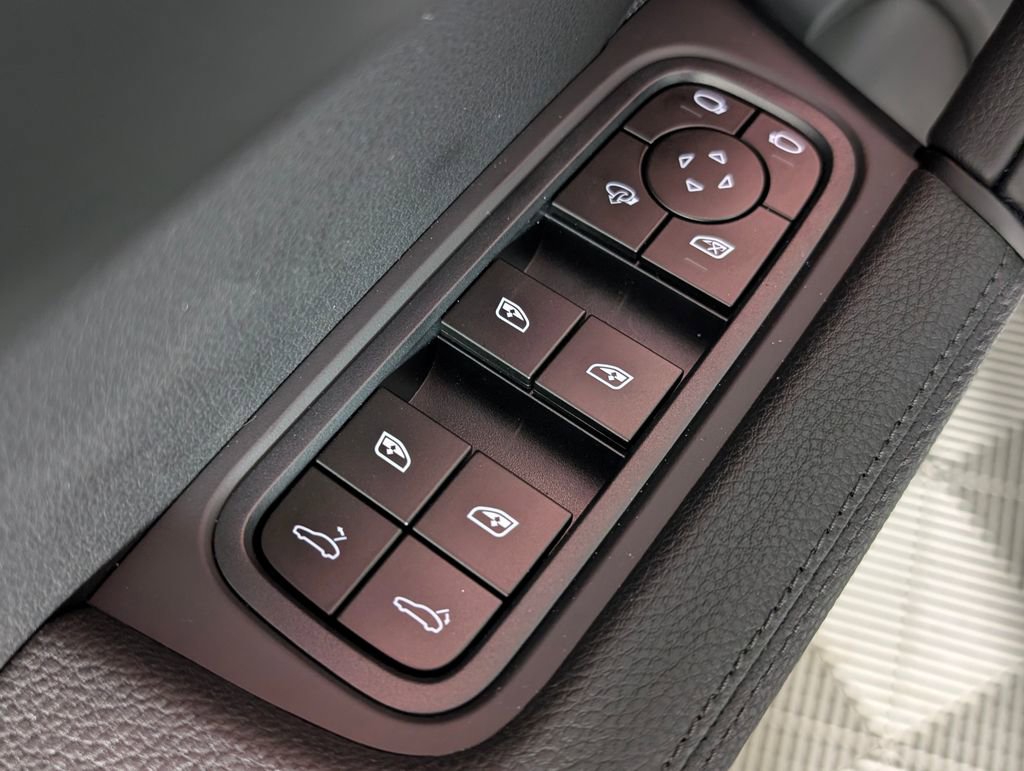 New 2026 Porsche Cayenne Coupe image 26