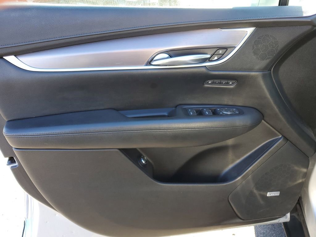 Used 2017 Cadillac XT5 Luxury w/ Driver Awareness Package image 22