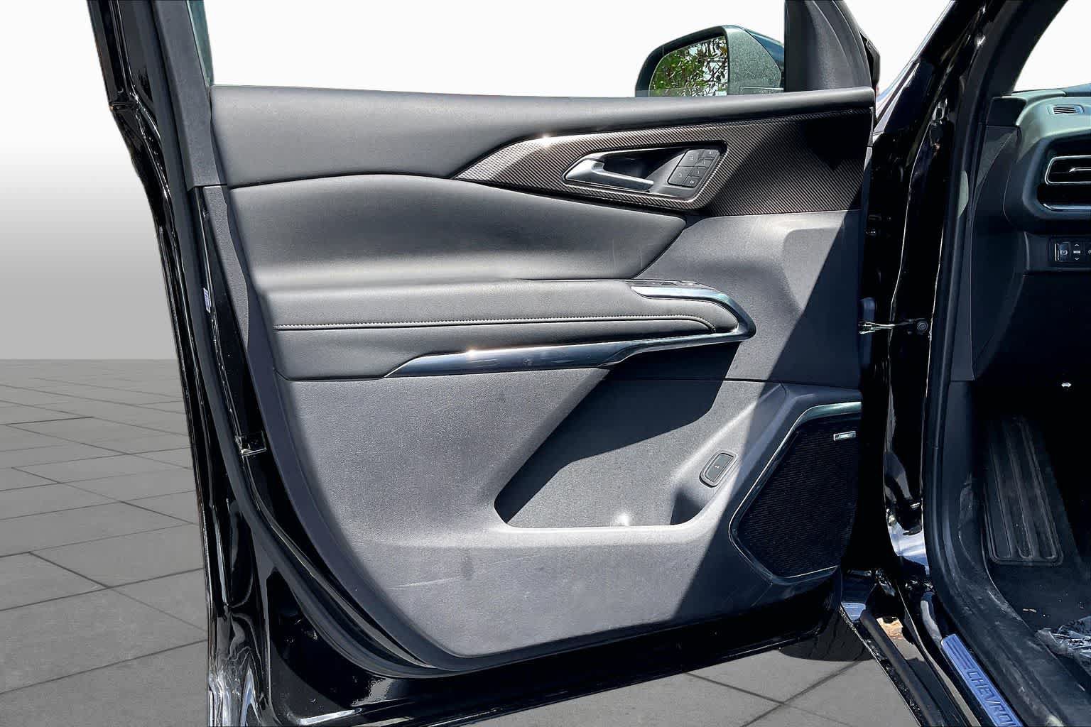 Used 2025 Chevrolet Traverse High Country w/ LPO, Floor Liner Package FWD image 42