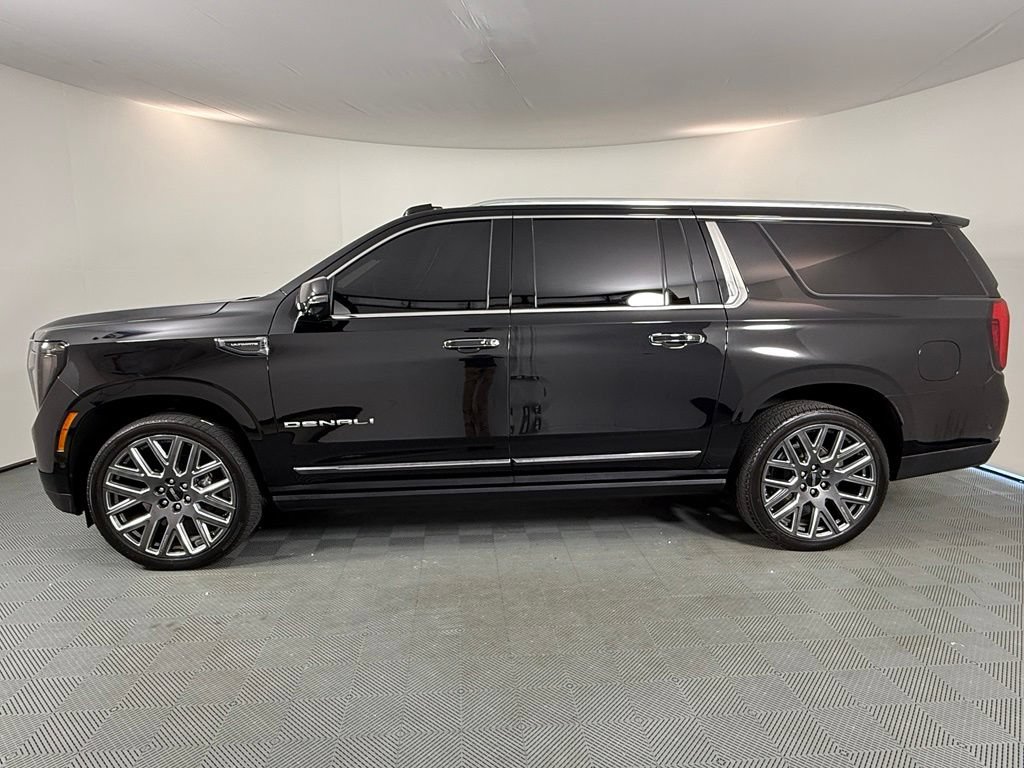 Used 2025 GMC Yukon XL Denali Ultimate AWD/4WD image 2