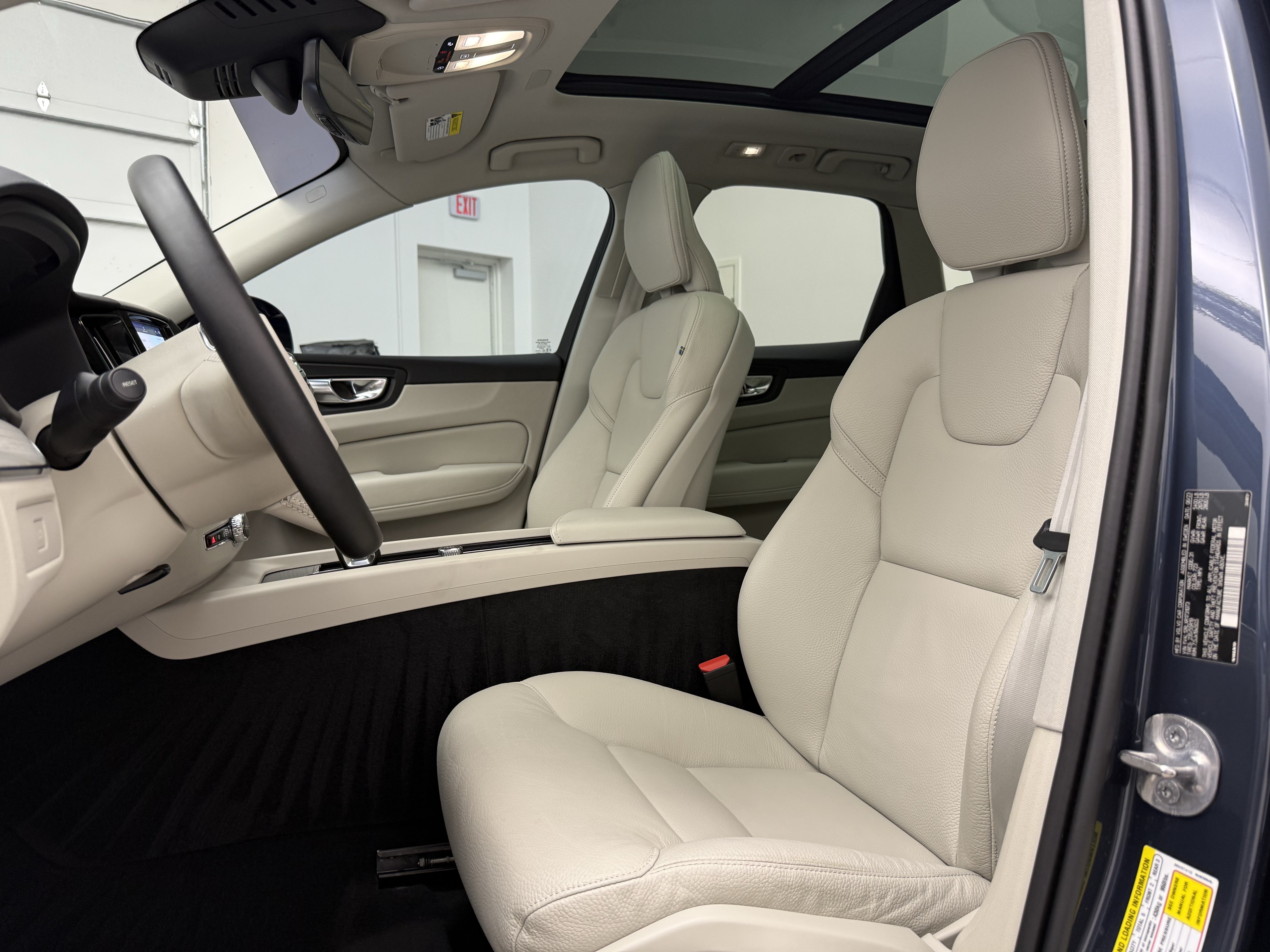 Used 2024 Volvo XC60 B5 Plus w/ Climate Package AWD/4WD image 13