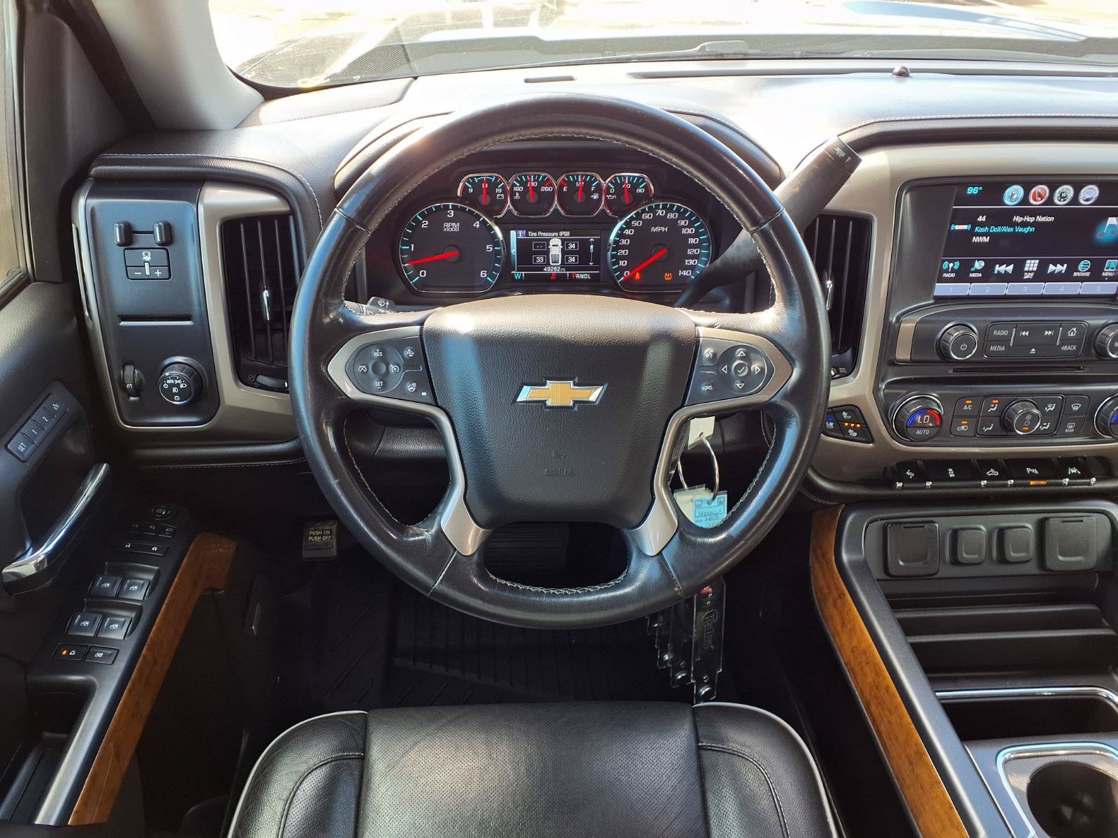 Used 2018 Chevrolet Silverado 1500 High Country RWD image 17