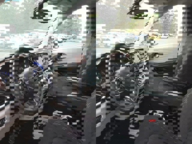 Used 2024 Chrysler Voyager LX image 32