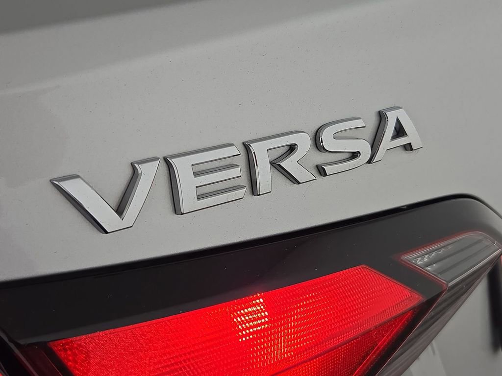 Used 2025 Nissan Versa SV image 35