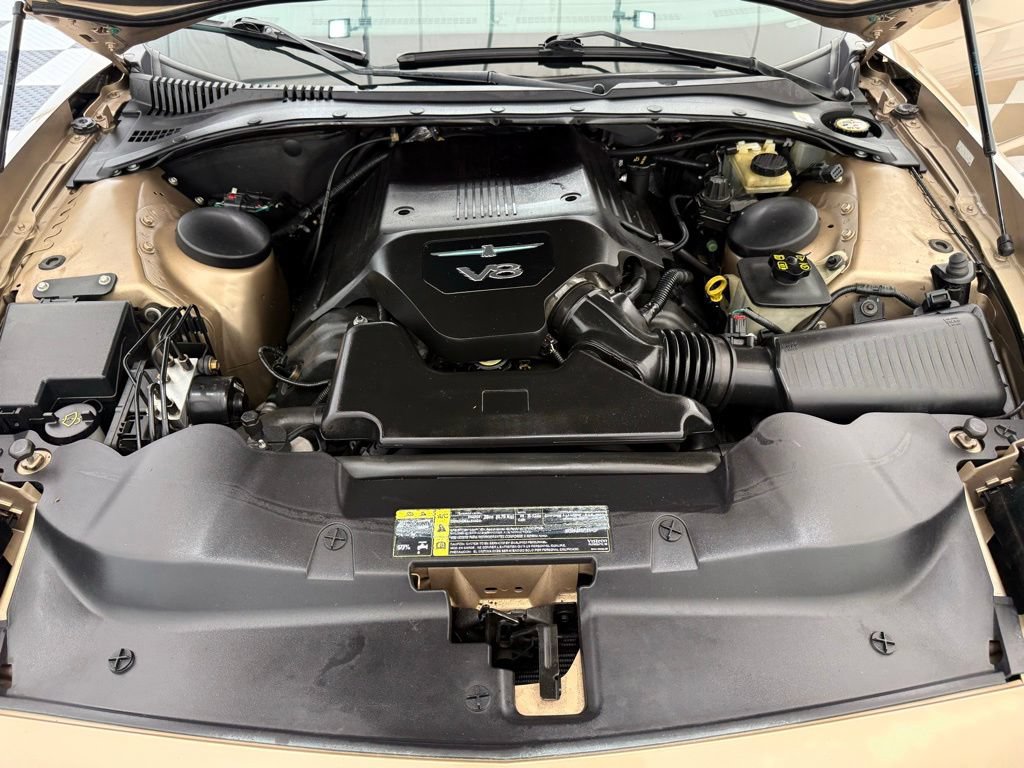 Used 2005 Ford Thunderbird RWD image 10