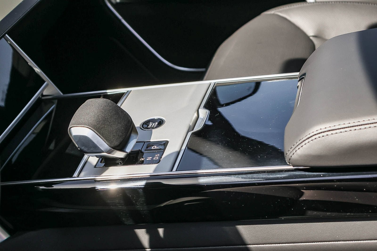 New 2026 Land Rover Range Rover SE AWD/4WD image 28