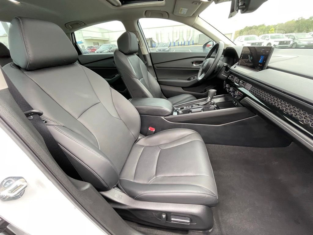 Certified 2025 Honda Accord Touring image 33