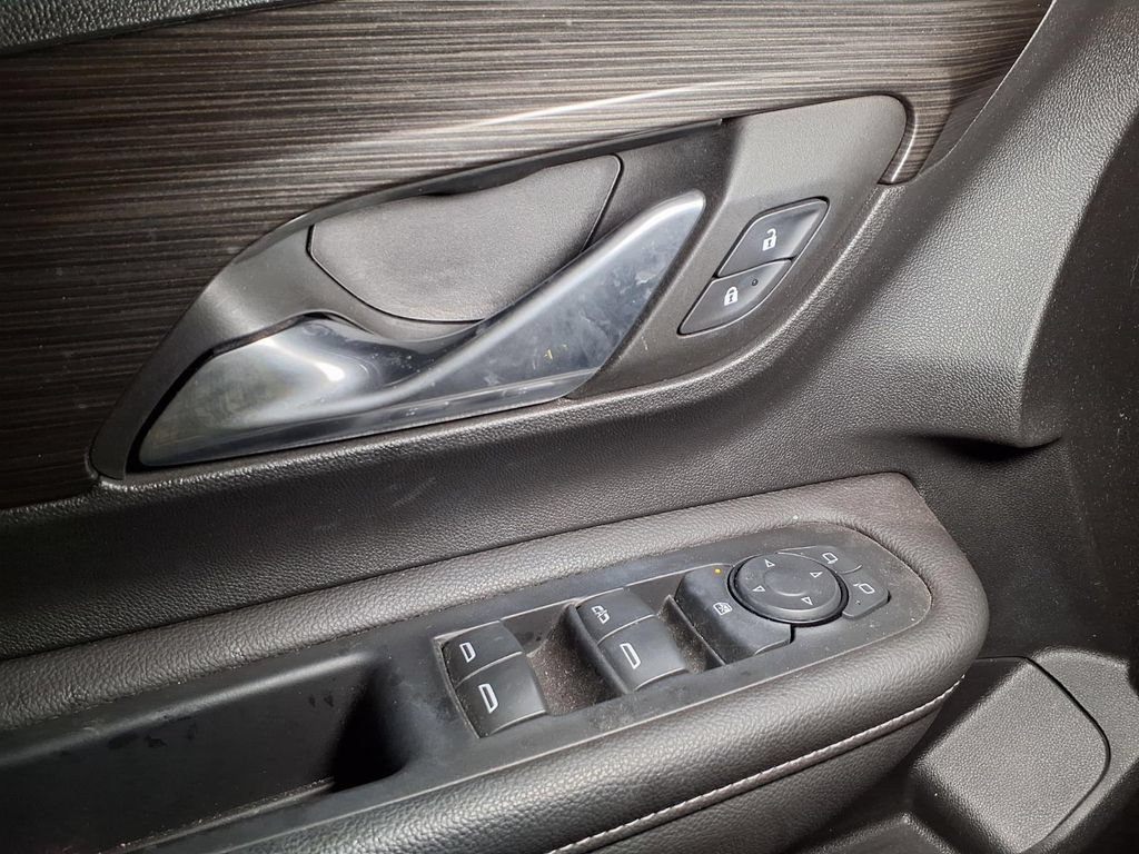 Used 2022 GMC Terrain SLE w/ Driver Convenience Package FWD image 15