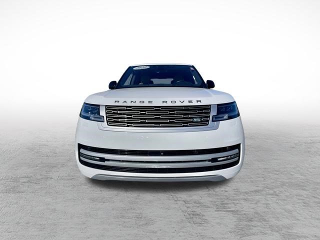 Used 2022 Land Rover Range Rover SE image 2