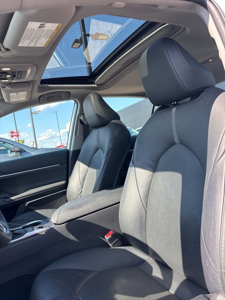 Used 2022 Toyota Camry XLE w/ Navigation Upgrade Package FWD image 20