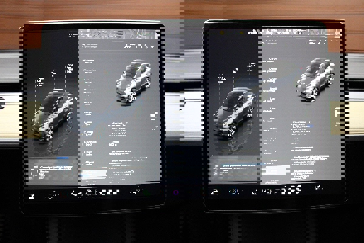 Used 2023 Tesla Model Y Long Range image 25