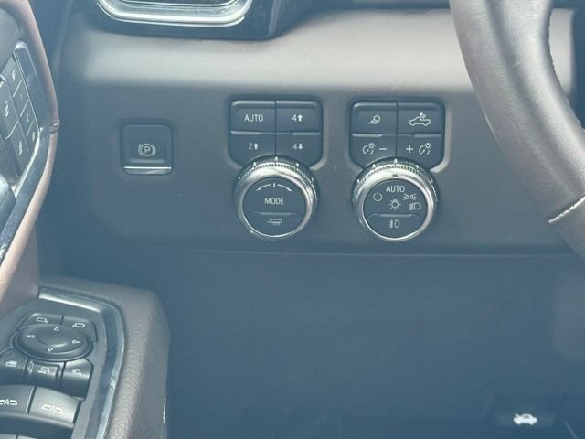 Used 2024 GMC Sierra 2500 Denali w/ Technology Package AWD/4WD image 12