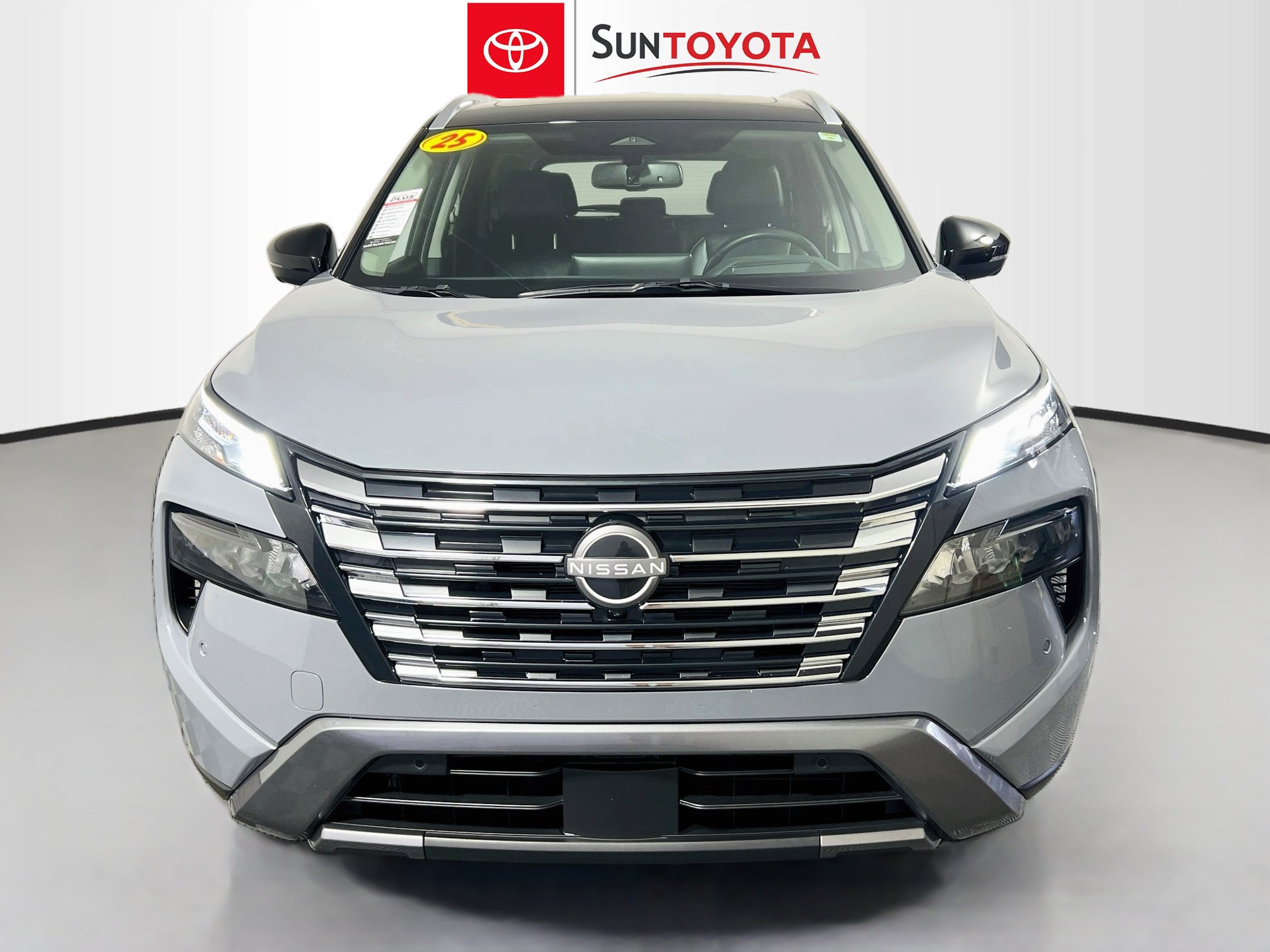 Used 2025 Nissan Rogue SL w/ SL Premium Package FWD image 10