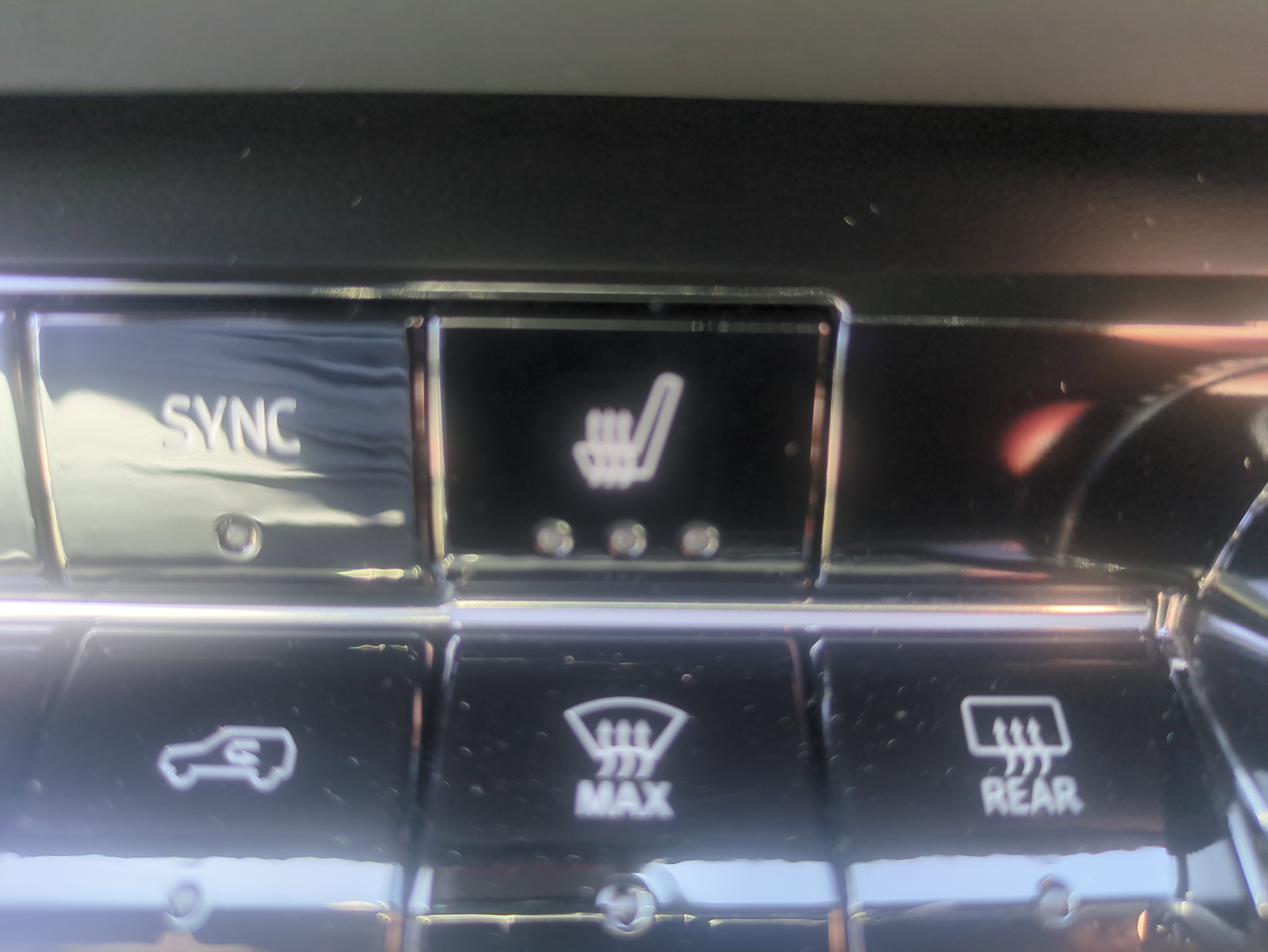 Used 2025 Chevrolet Equinox RS w/ Safety and Technology Package FWD image 21