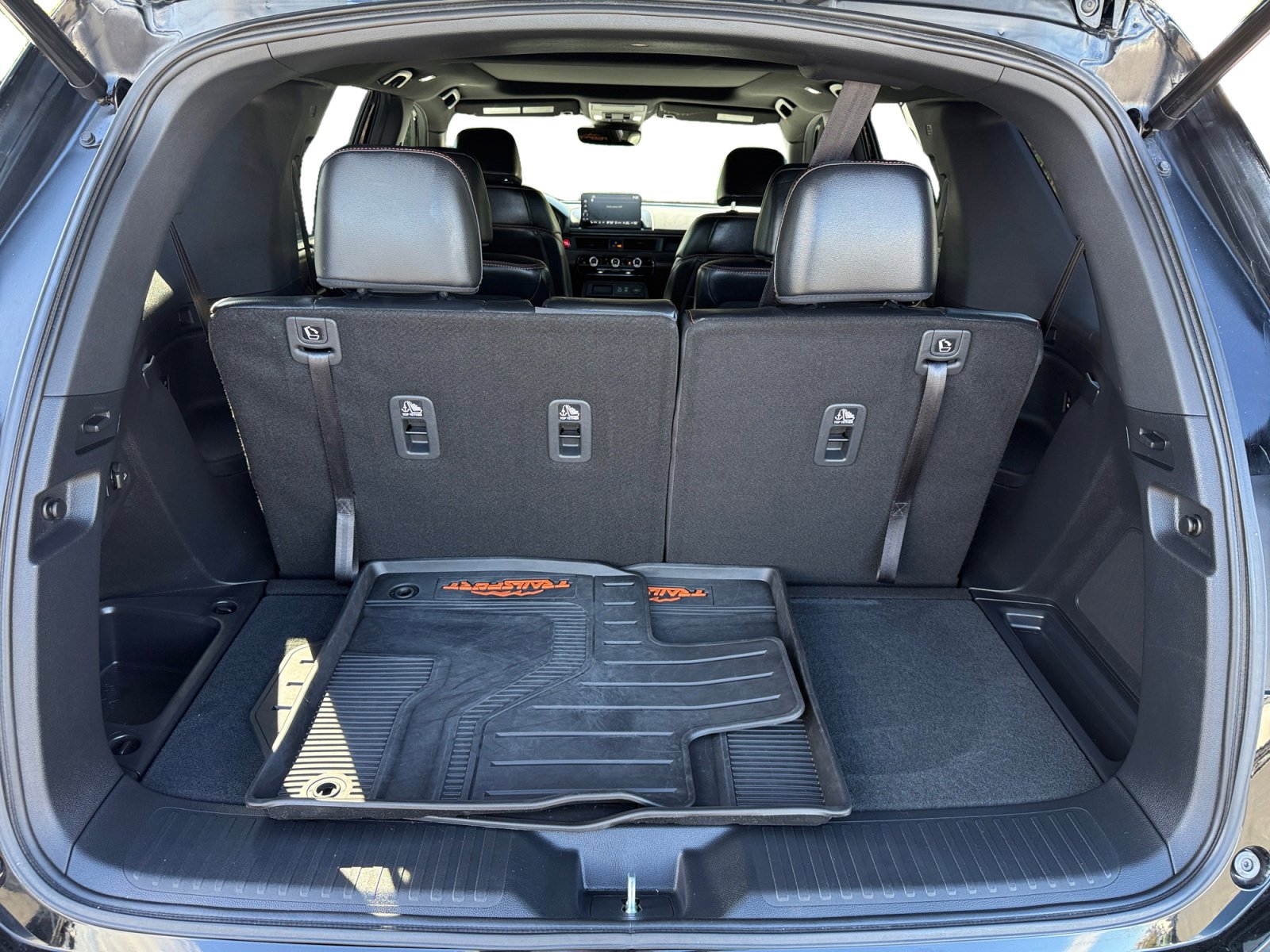 Used 2025 Honda Pilot TrailSport image 17
