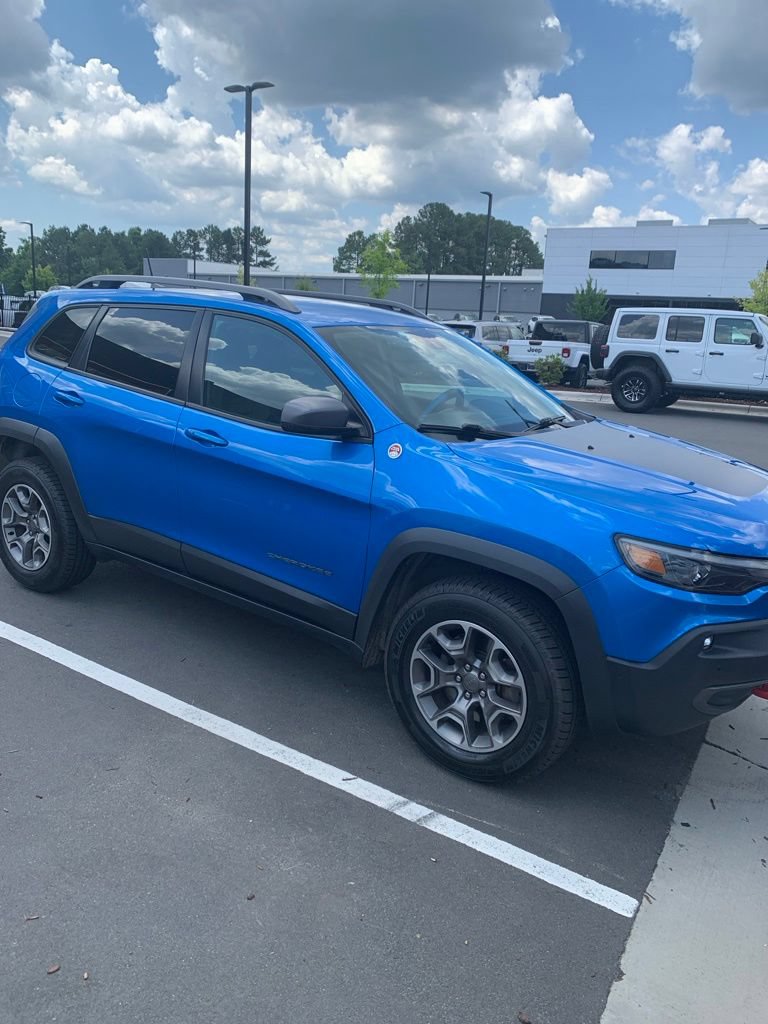 Used 2020 Jeep Cherokee Trailhawk w/ Technology Group AWD/4WD image 8