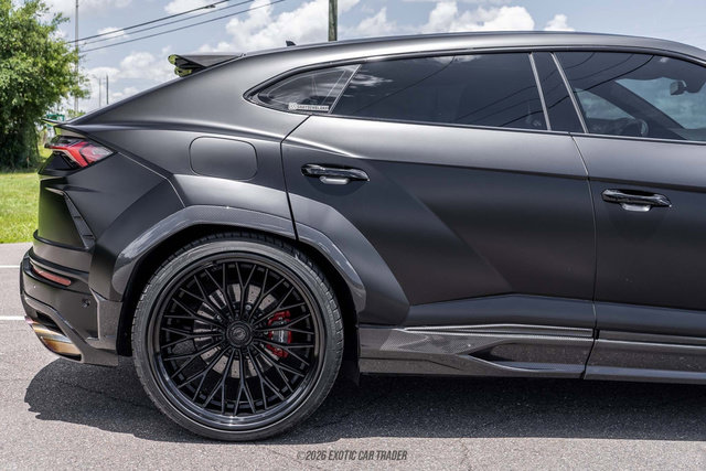 Used 2021 Lamborghini Urus AWD/4WD image 10