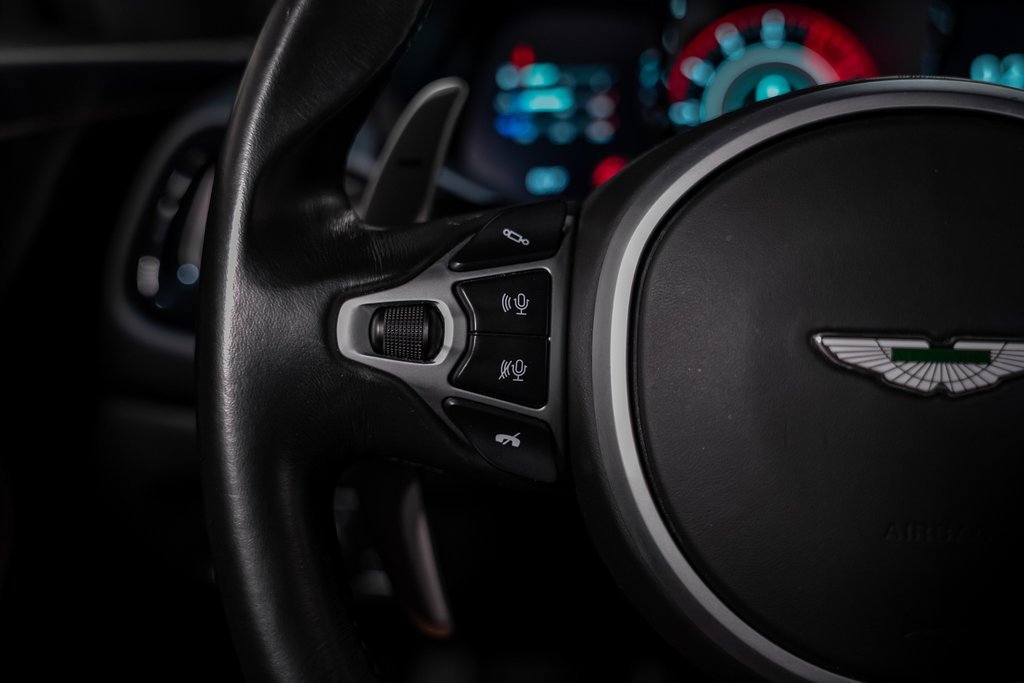 Used 2020 Aston Martin V8 Vantage Coupe image 38